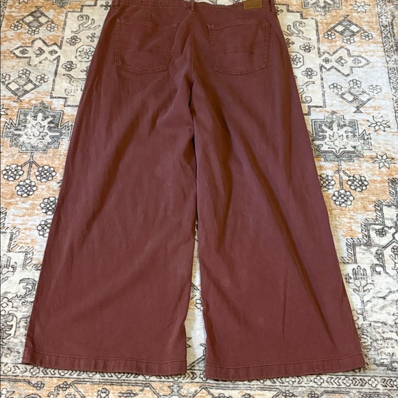 AMERICAN EAGLE 16 Dreamy Drape Stretch Low Rise Ultra Wide Pants in Dark Rust - Picture 8 of 8